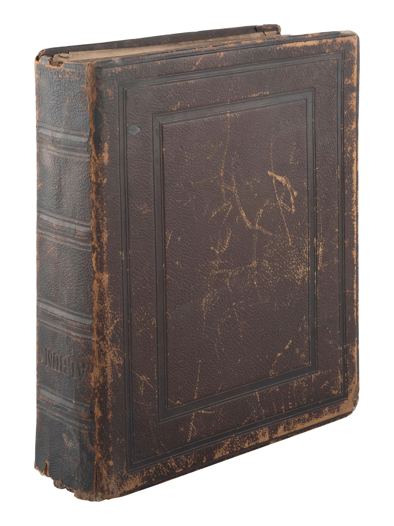 [EARLY PHOTOGRAPHY] CDV album cont. approx. 185 photographs of American and European personalities.