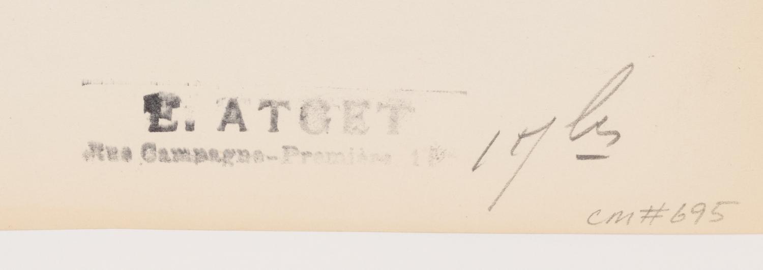 A pair of prints depicting Fontaine Jarente ( Fontaine Jarente - impasse Jarente , 1898; Fontaine Jarente, rue Jarente, 1922)
