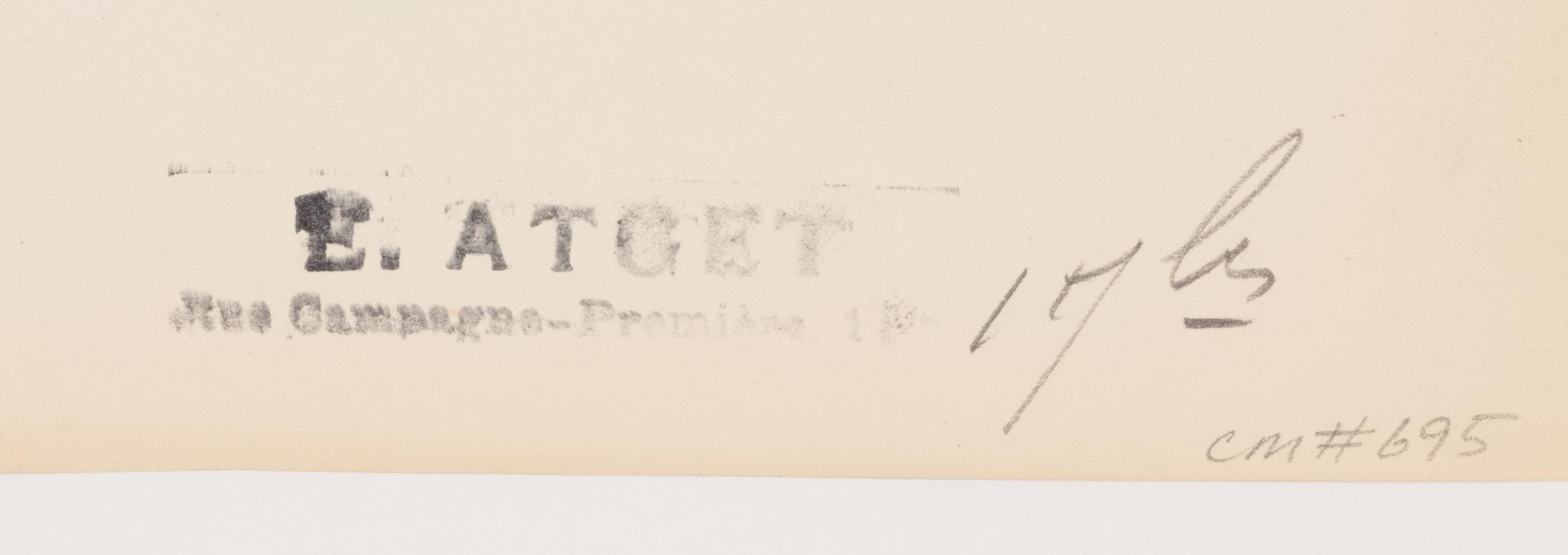 A pair of prints depicting Fontaine Jarente ( Fontaine Jarente - impasse Jarente , 1898; Fontaine Jarente, rue Jarente, 1922)