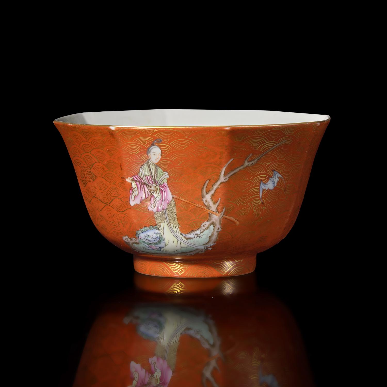 A Chinese Coral-Ground Famille Rose Octagonal Bowl, 20th Century — 近代 珊瑚紅地描金粉彩仙人乘槎圖八方碗