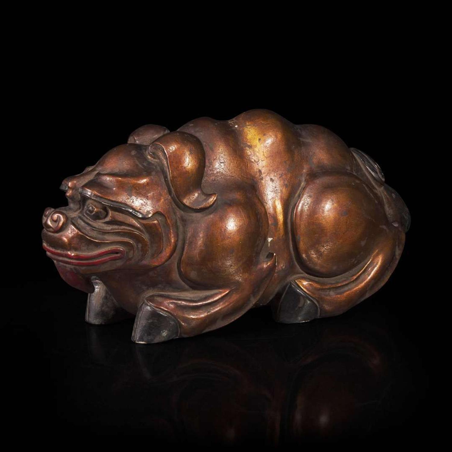 An unusual Chinese gilt-lacquered jade mythical beast 珍罕漆金玉雕瑞兽