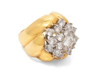 An 18 Karat White Gold and Diamond Ring,