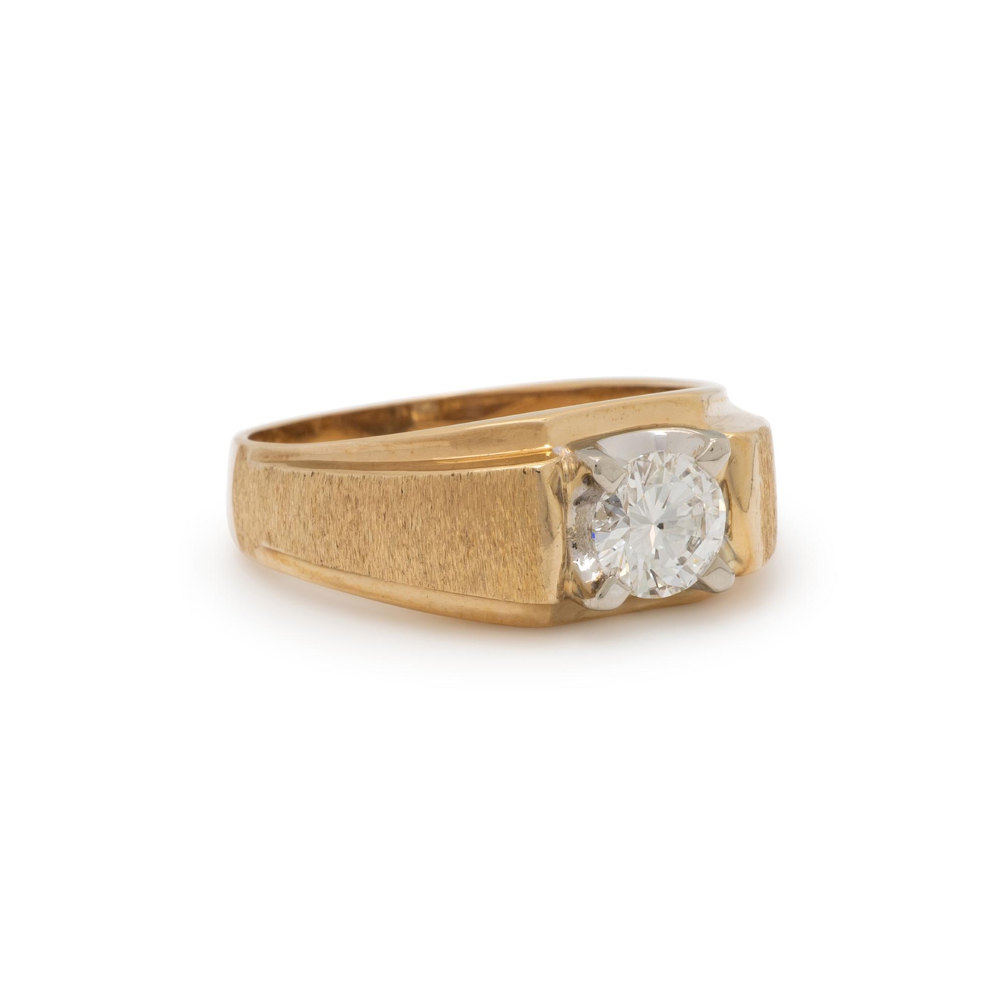 YELLOW GOLD AND DIAMOND RING
