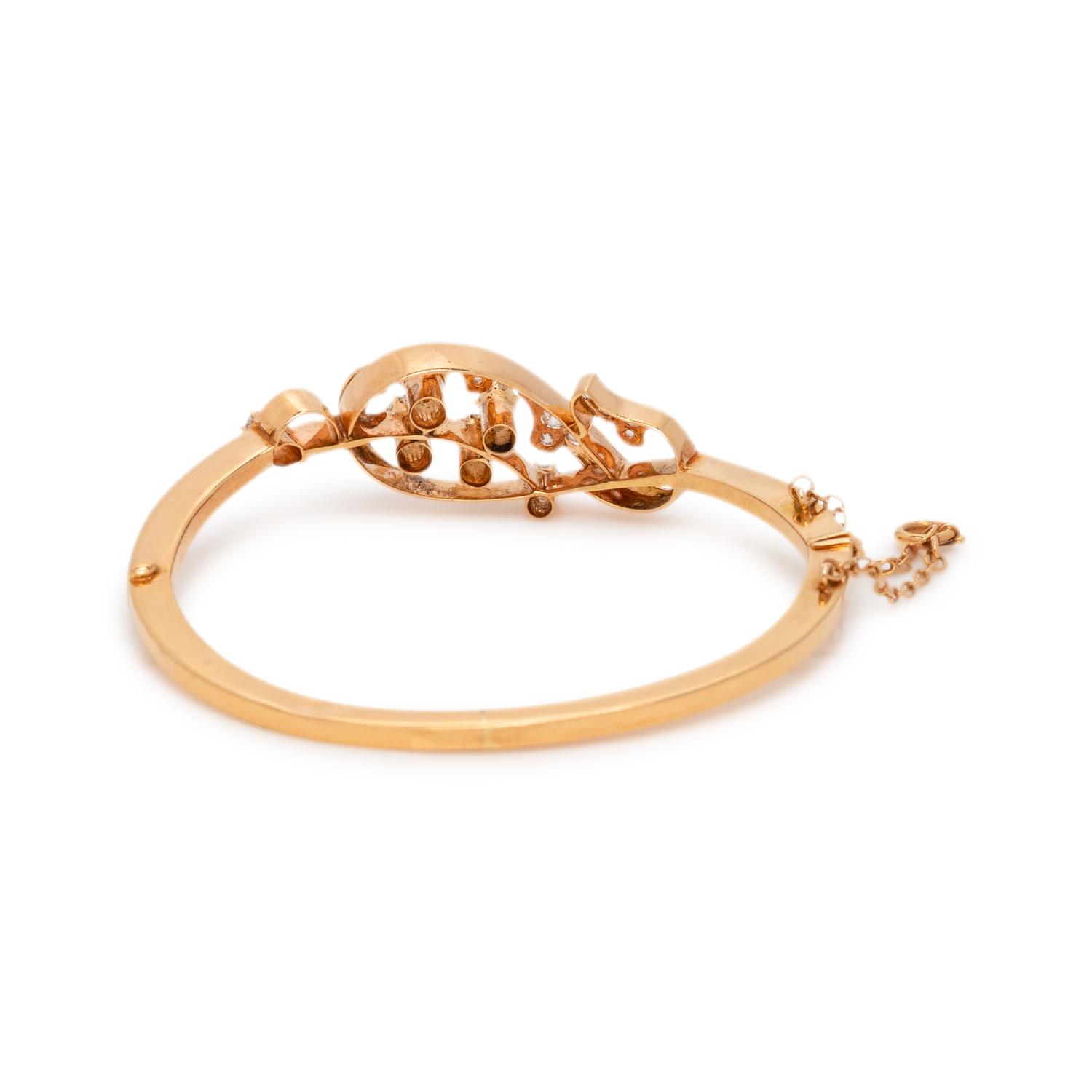 YELLOW GOLD AND DIAMOND BANGLE BRACELET