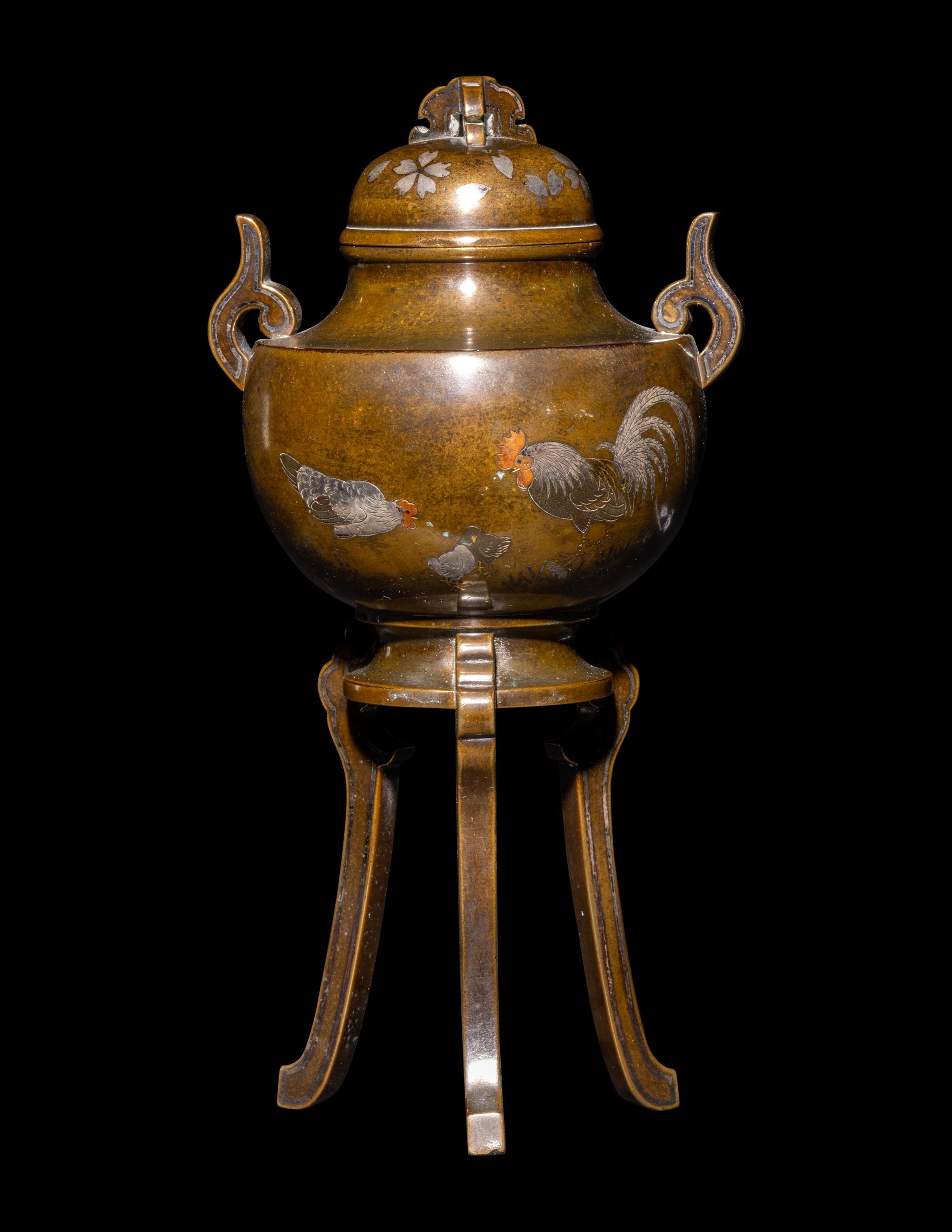 A Japanese Mixed-Metal Inlaid Shakudo Incense Burner, Late Meiji Period 日本明治時代晚期 赤銅三足香爐
