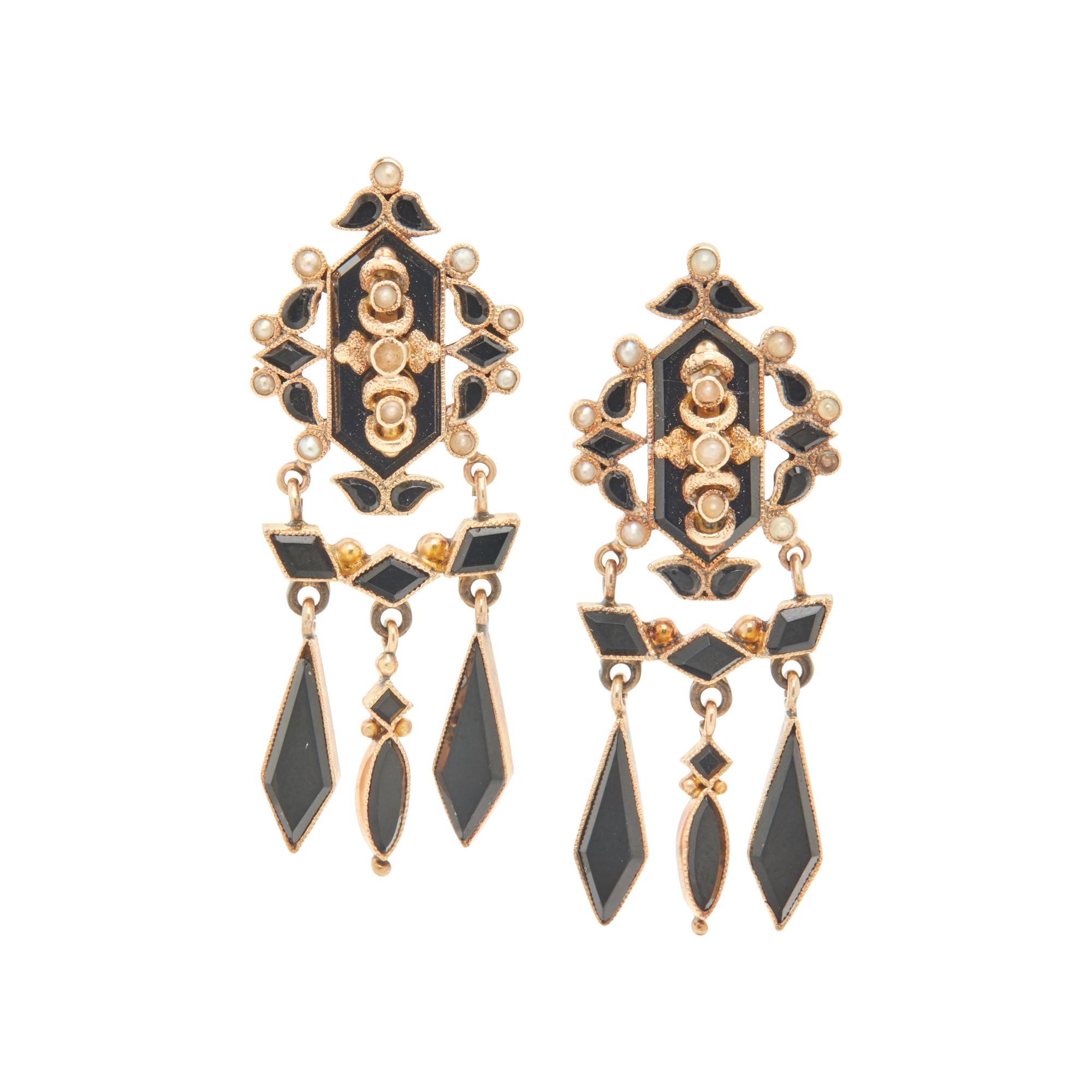 VICTORIAN, COLLECTION OF YELLOW GOLD AND ONYX MOURNING JEWELRY
