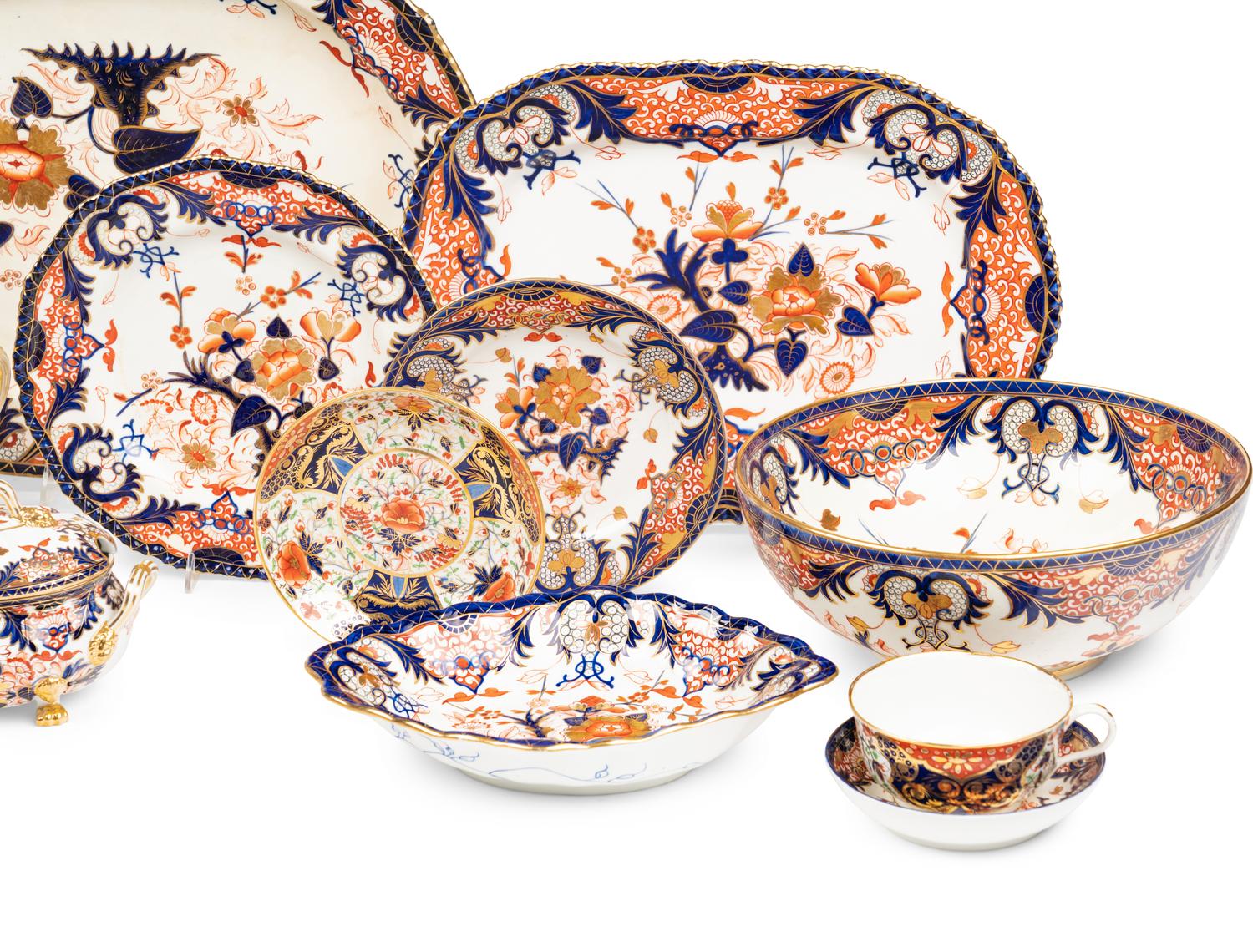 An Assembled Derby King's Pattern Porcelain Dinner Service