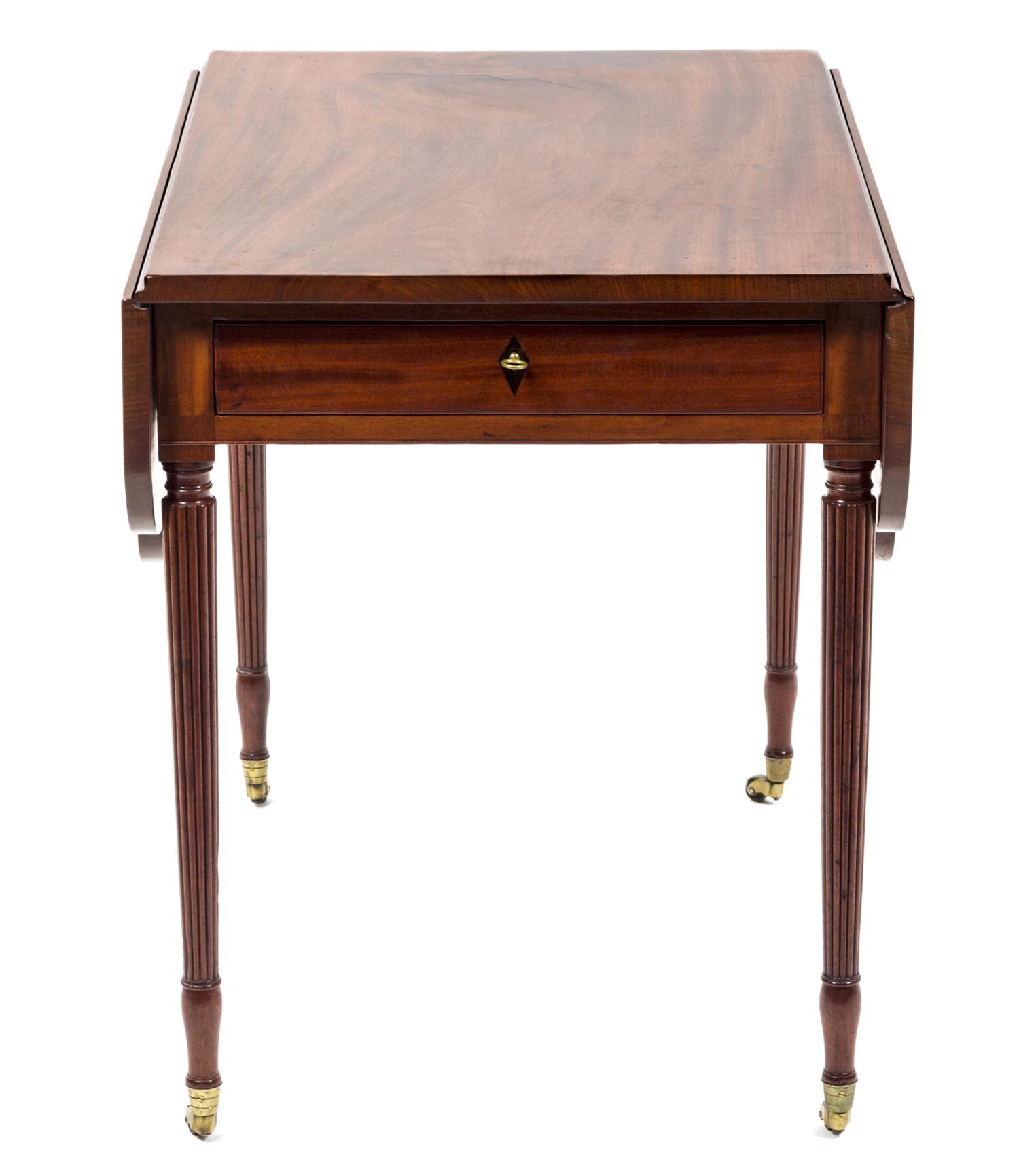 An American Sheraton Mahogany Pembroke Table, NEW YORK, CIRCA 1800, Height 28 1/2 x width 44 x depth 34 inches. — NEW YORK, CIRCA 1800,