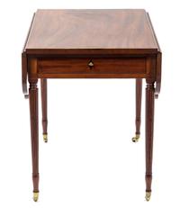 An American Sheraton Mahogany Pembroke Table, NEW YORK, CIRCA 1800, Height 28 1/2 x width 44 x depth 34 inches. — NEW YORK, CIRCA 1800,