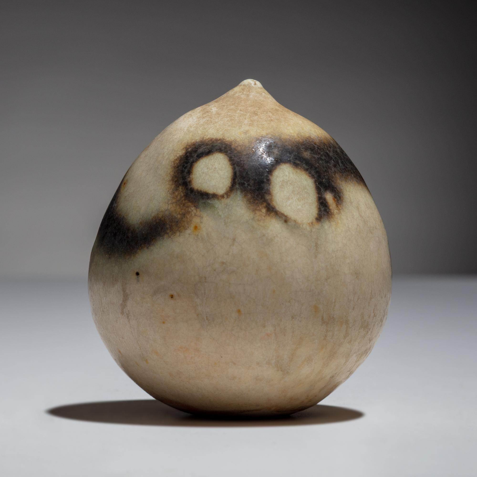 Toshiko Takaezu (American, 1922–2011) — Closed Form with Rattle
