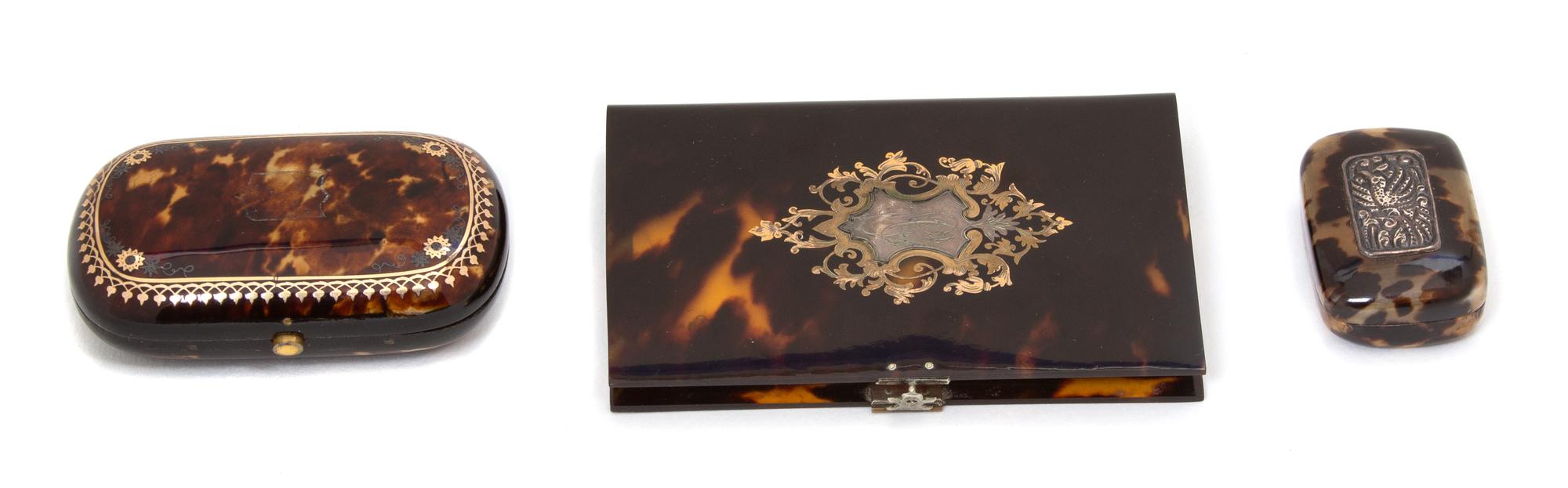 A Group of Three Tortoise Shell Articles Largest length 4 1/4 inches. — 19TH/20TH CENTURY