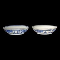 A Pair of Chinese Blue and White Porcelain 'Three Friends of Winter' Plates, 19th Century 清晚期 青花歲寒三友賞盤一對