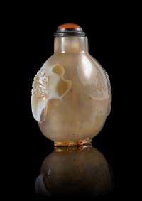 An Agate Snuff Bottle Height 2 1/2 inches.