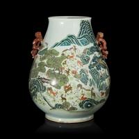 A Large Chinese Famille Rose 'Hundred Deer' Hu Vase, 19th/20th Century 晚清/民国 粉彩百鹿尊