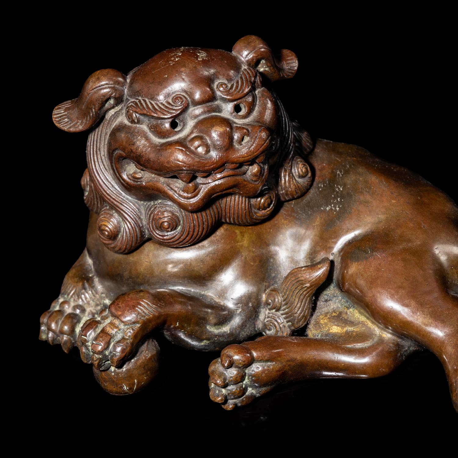 A Japanese Bronze Lion Incense Burner, 18th-19th Century 銅臥獅香薰