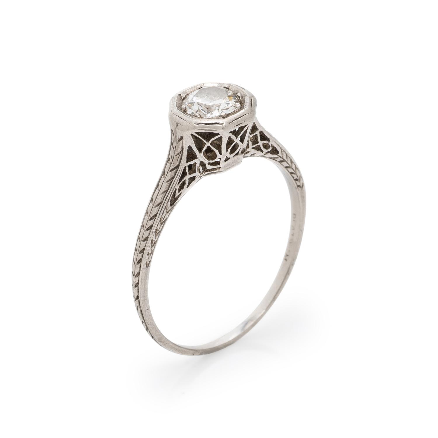 ANTIQUE, PLATINUM AND DIAMOND RING