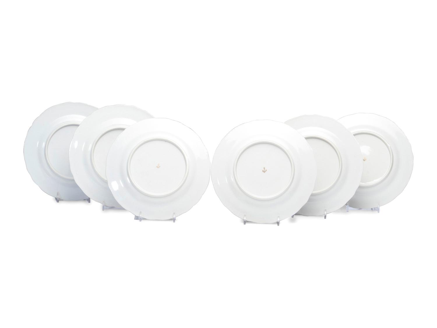 Twelve Chelsea Style Porcelain Dessert Plates