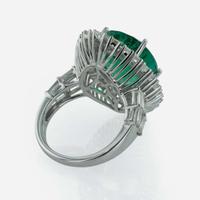 An 18K White Gold, Emerald, and Diamond Ring