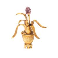 YELLOW GOLD AND RUBY BROOCH