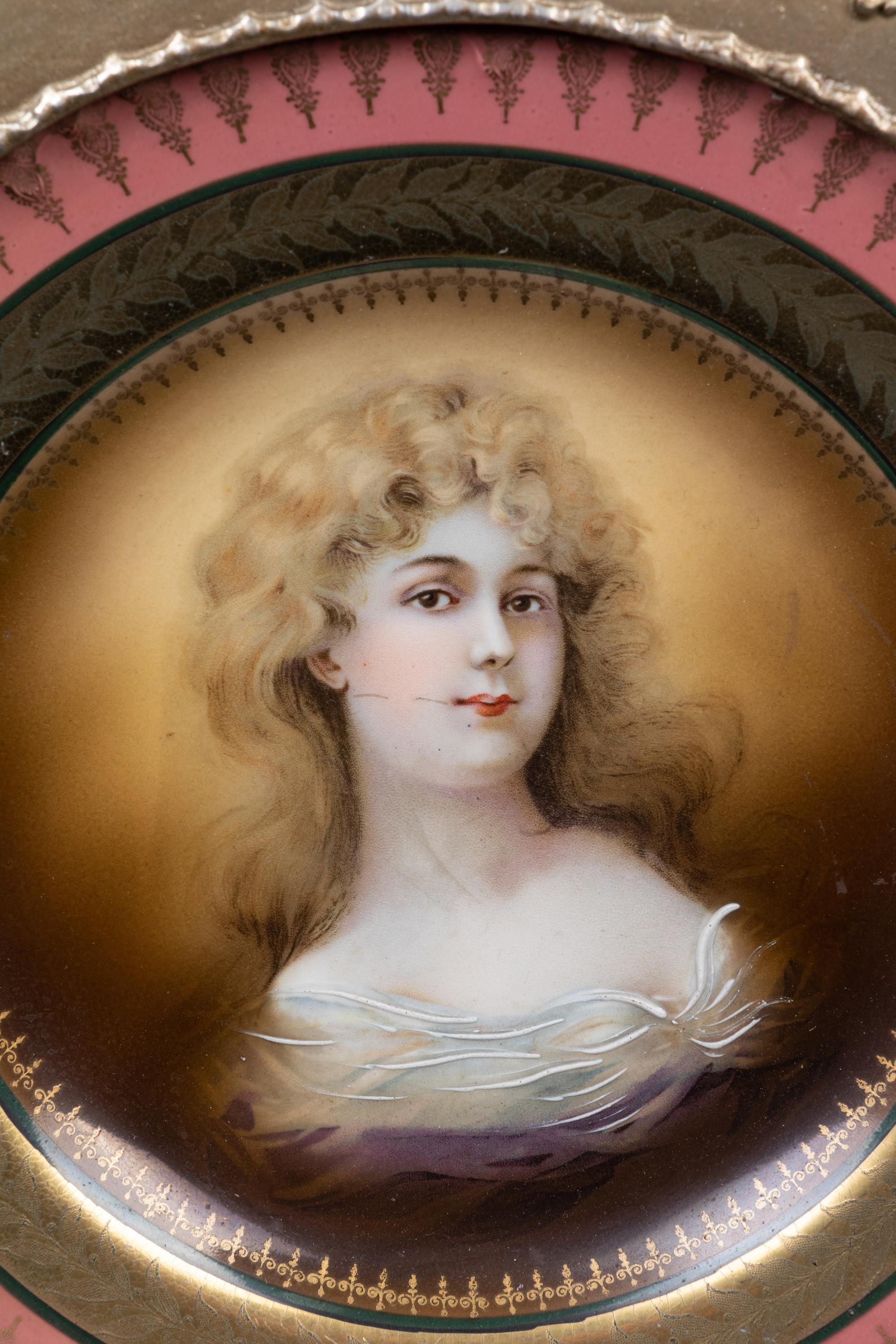 A Pair of Vienna Porcelain Cabinet Plates in Giltwood Frames