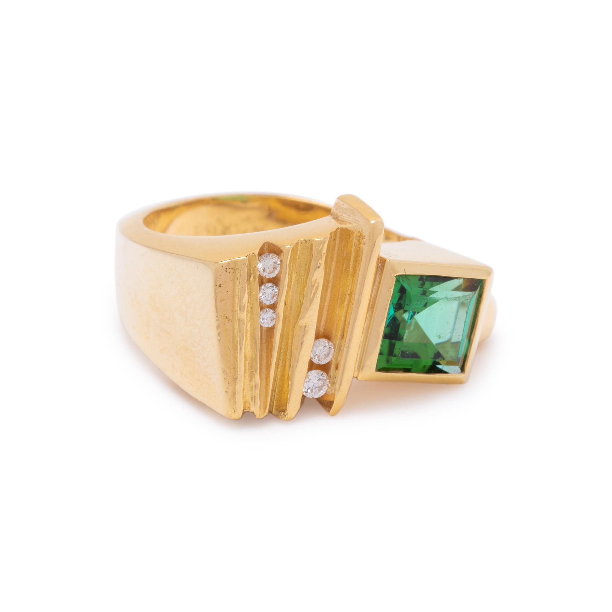 YELLOW GOLD, GREEN TOURMALINE AND DIAMOND RING
