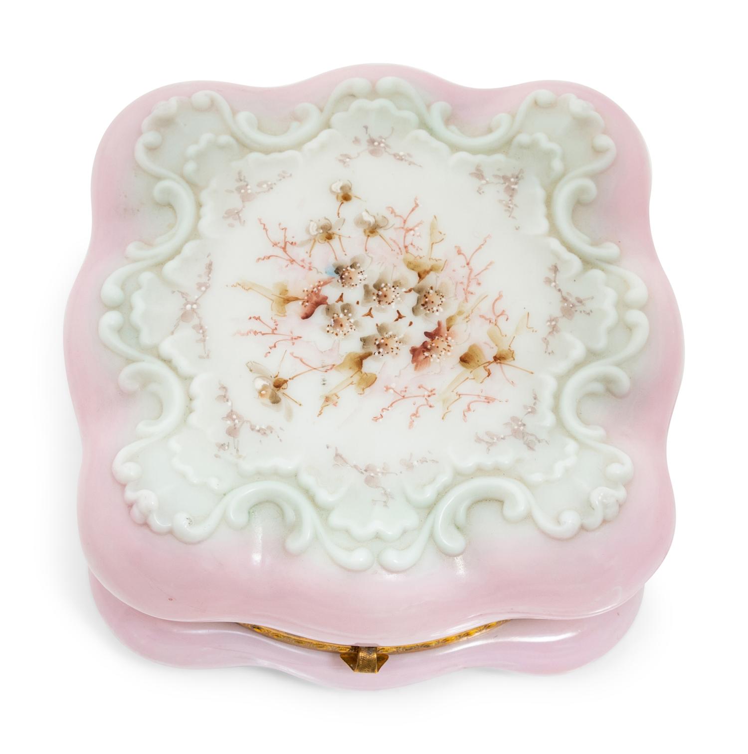 A Wavecrest Dresser Box