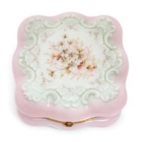 A Wavecrest Dresser Box