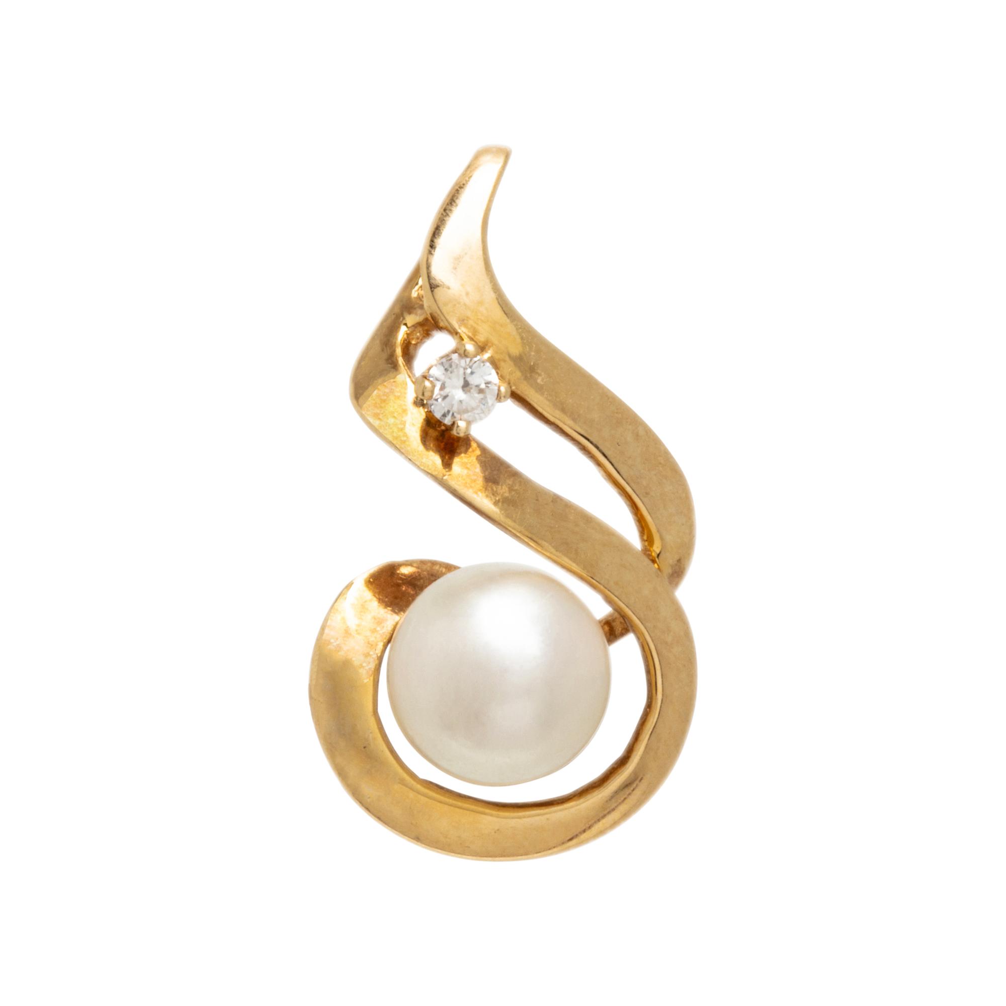 COLLECTION OF CULTURED PEARL AND GOLD JEWELRY