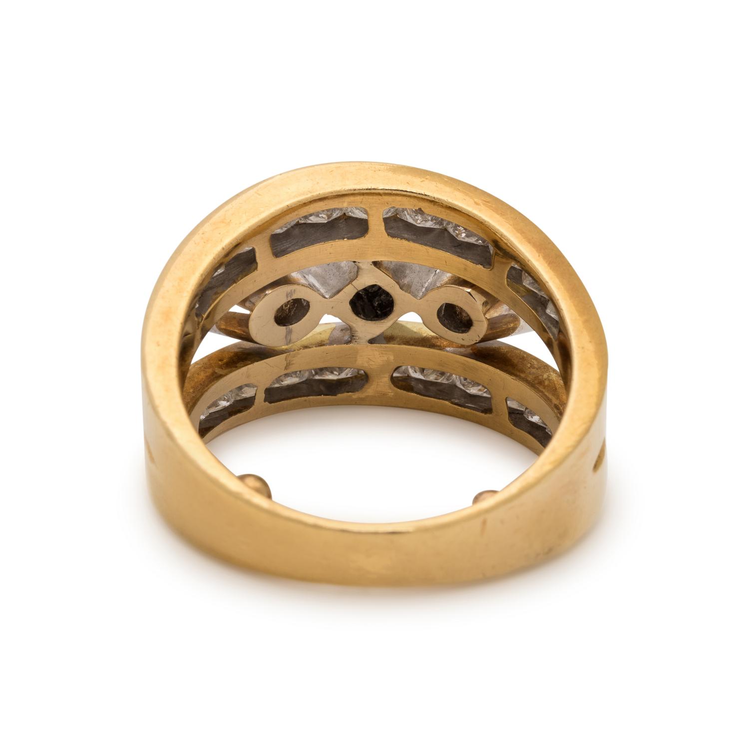 YELLOW GOLD AND DIAMOND RING