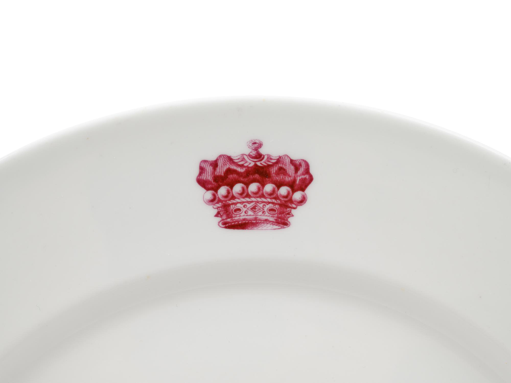 A Set of Sixteen William Mortlock & Sons Porcelain Dinner Plates