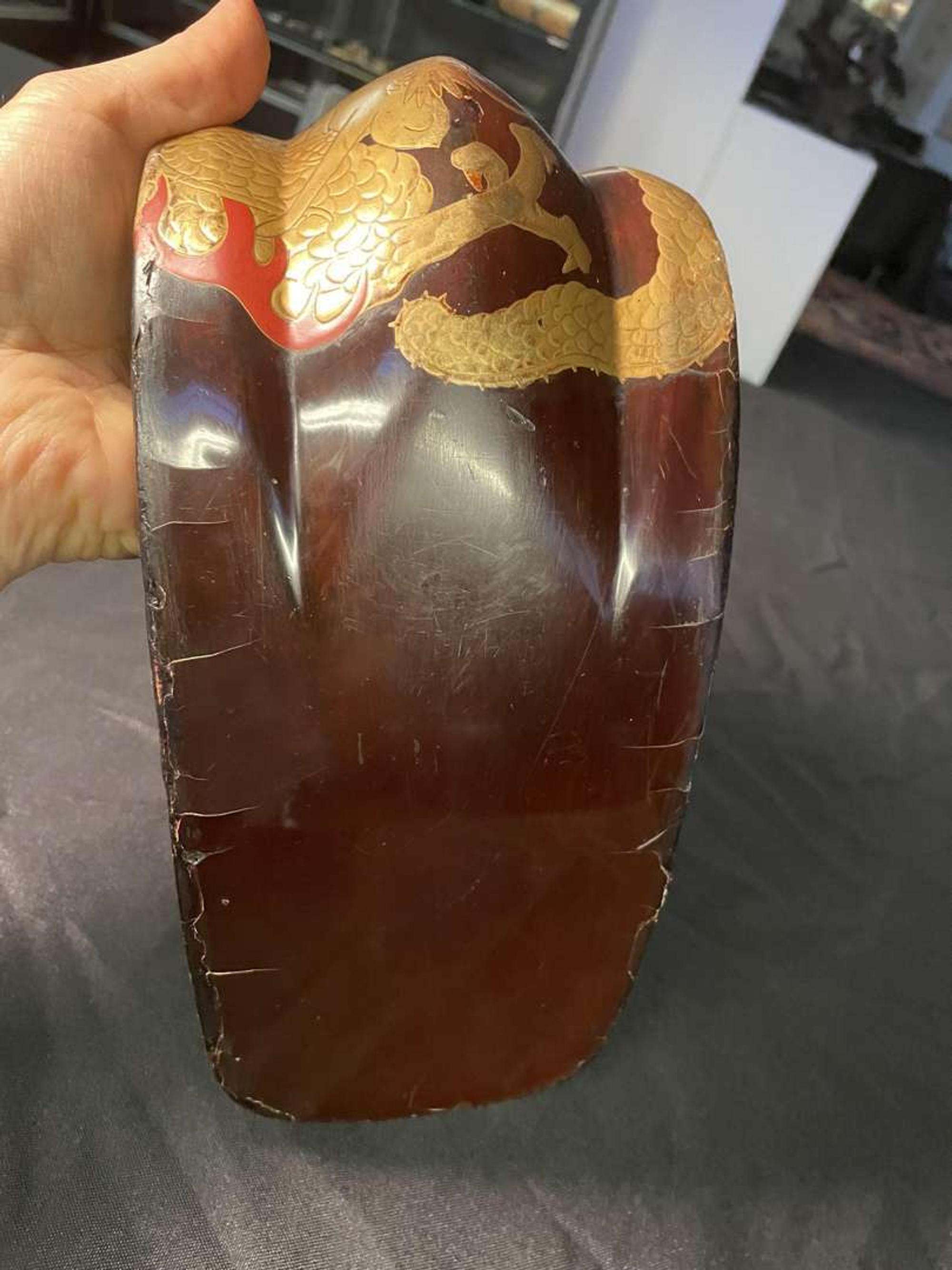 A pair of Japanese lacquered stirrups and a Negoro-style red-lacquered stand 日本漆器马扎及马镫一对 Edo to Meiji period ?????