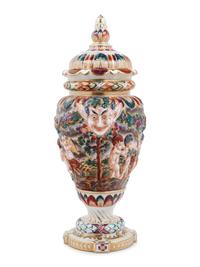 A Capodimonte Porcelain Urn