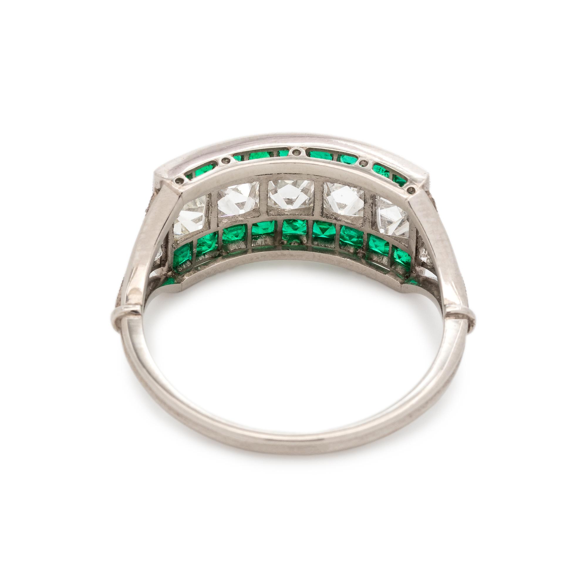 DIAMOND AND EMERALD RING