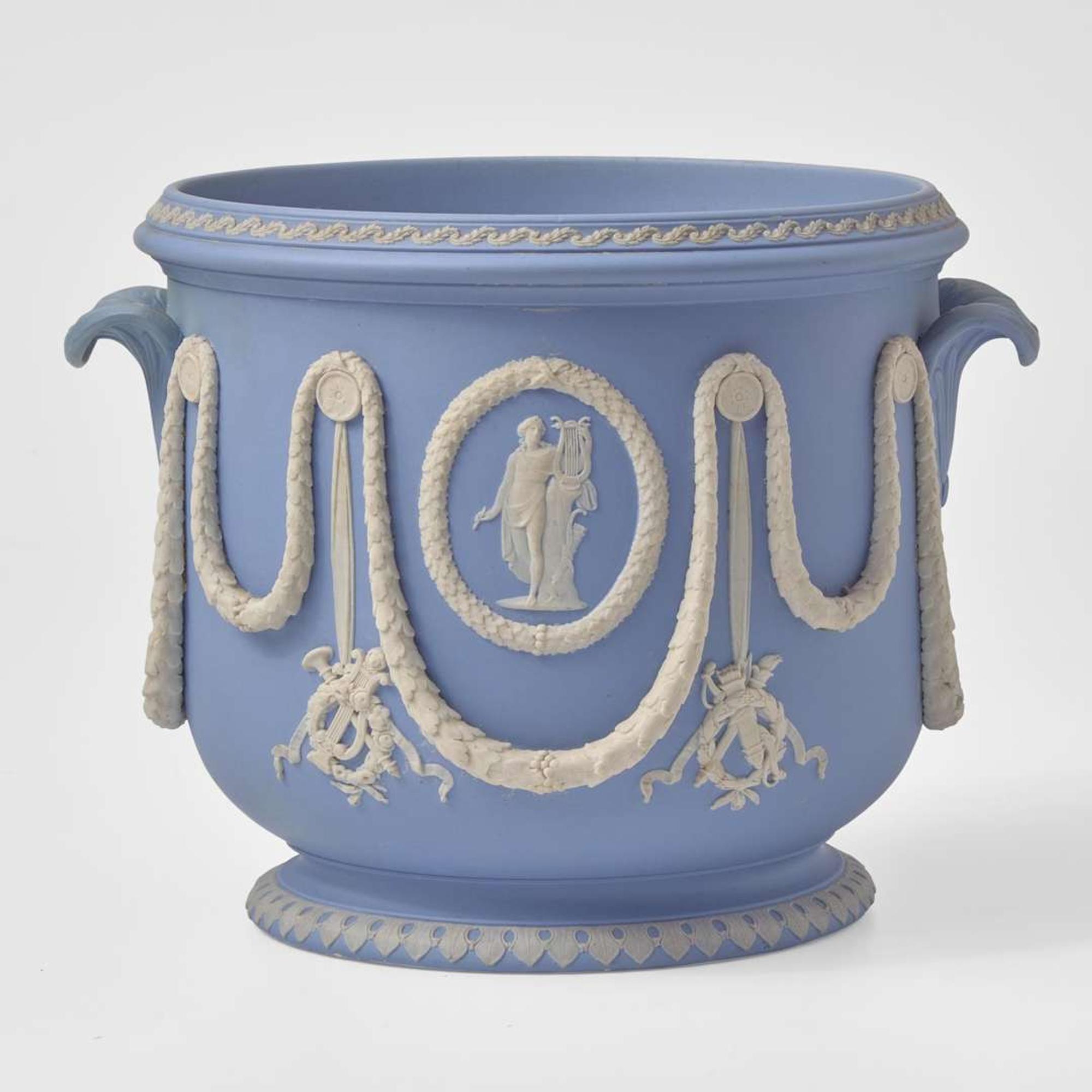 A Wedgwood Solid Blue Jasperware Handled Wine Cooler UK, circa 1860