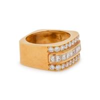 SCHLUGER, YELLOW GOLD AND DIAMOND RING