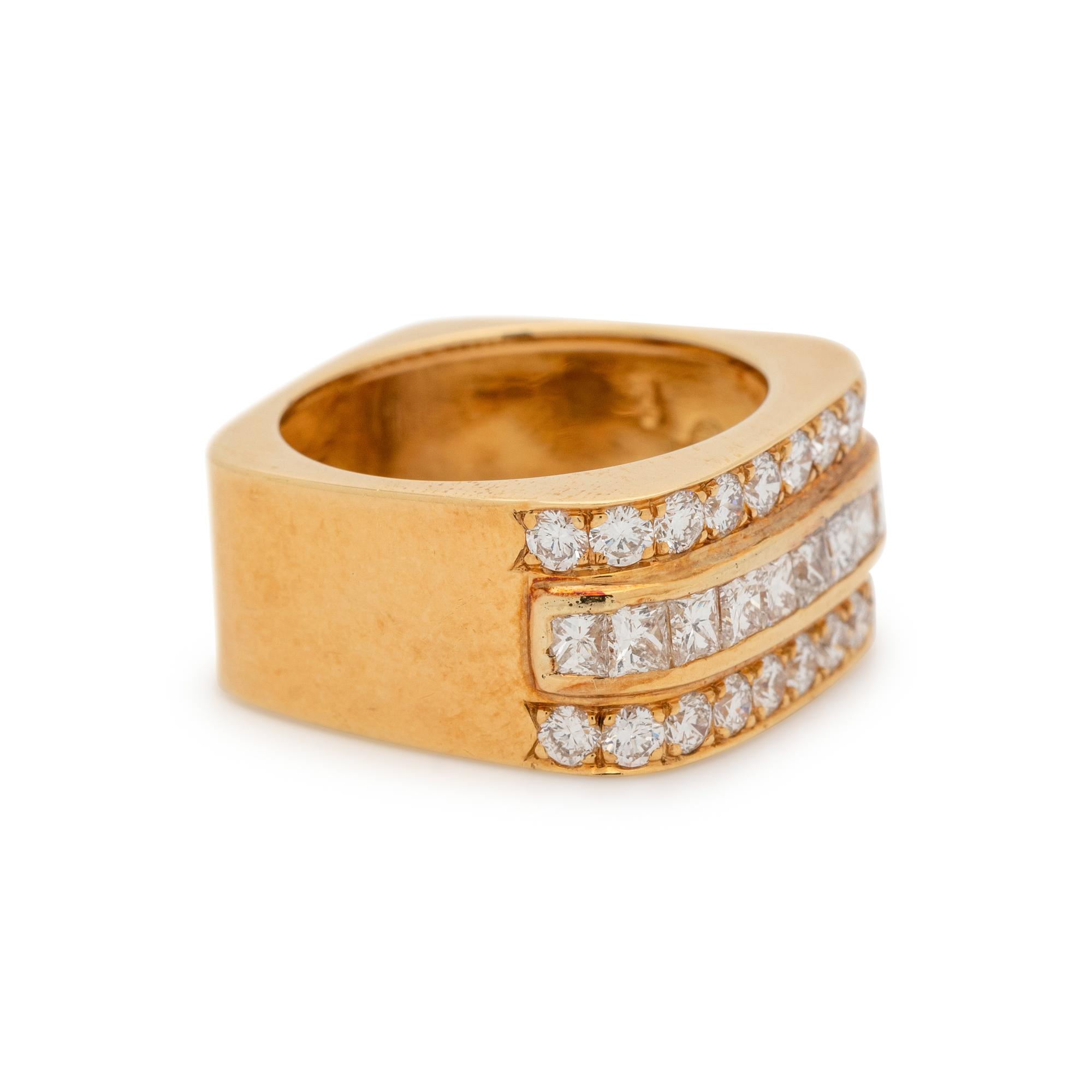 SCHLUGER, YELLOW GOLD AND DIAMOND RING