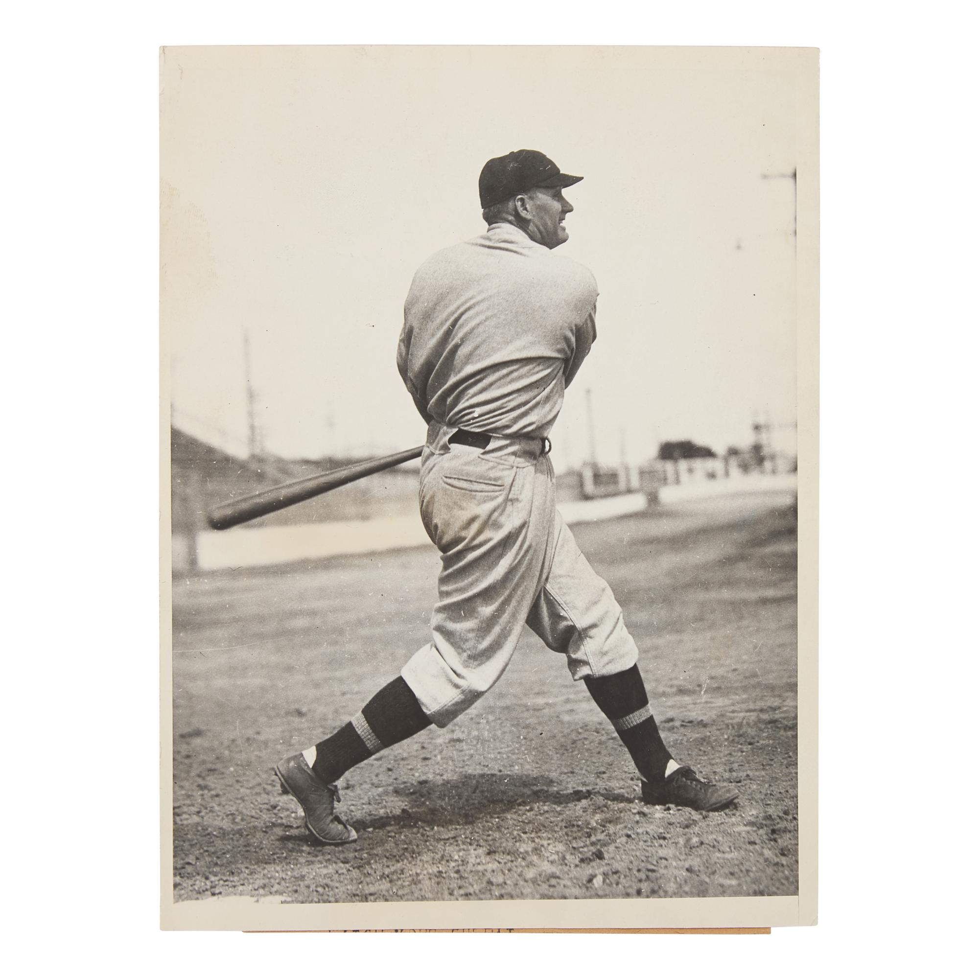 [Baseball] Type 1 Photograph of Hall of Fame Pitcher Walter Johnson