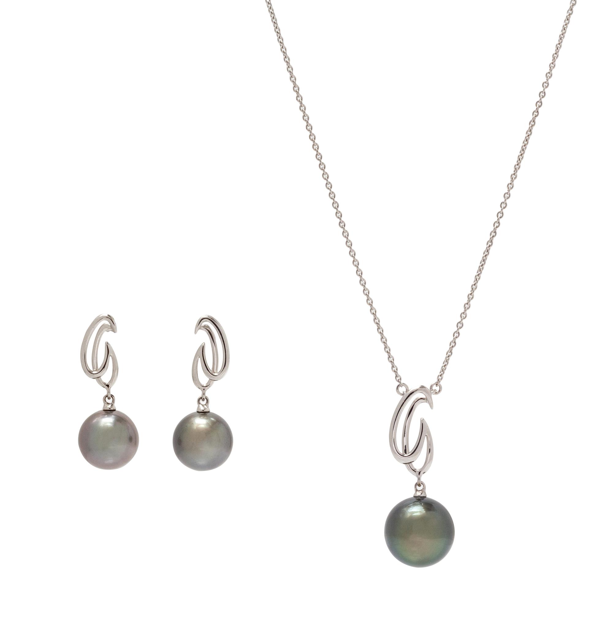 An 18 Karat White Gold and Black Cultured Pearl Demi-Parure, Autore,