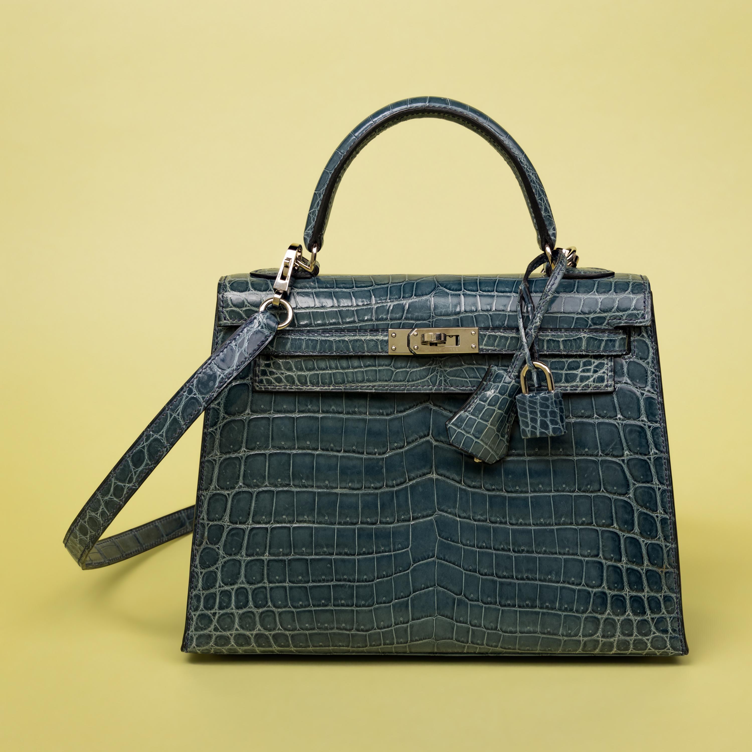 Hermès, Kelly 25 in Bleu Colvert Crocodile with Strap
