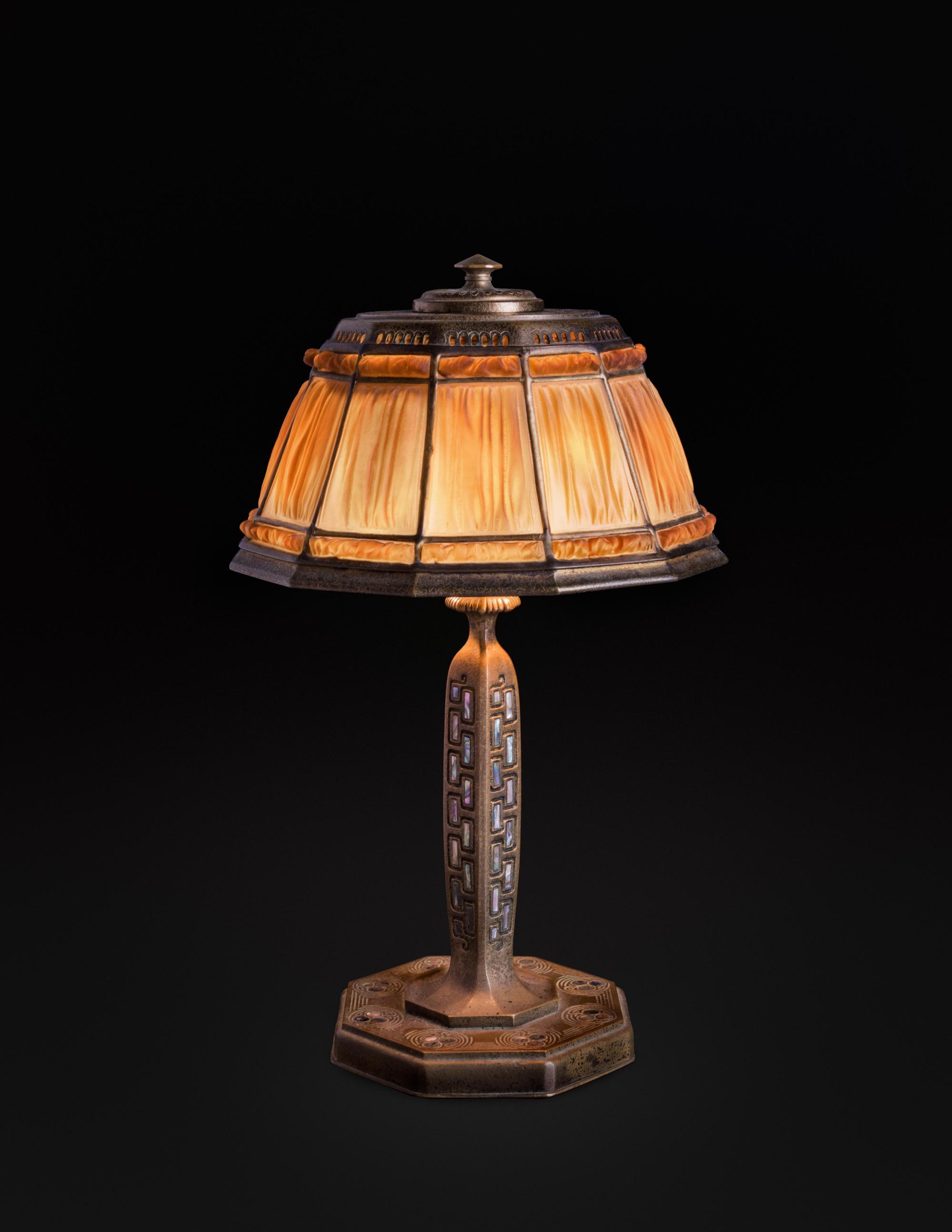 Abalone Pattern Desk Lamp