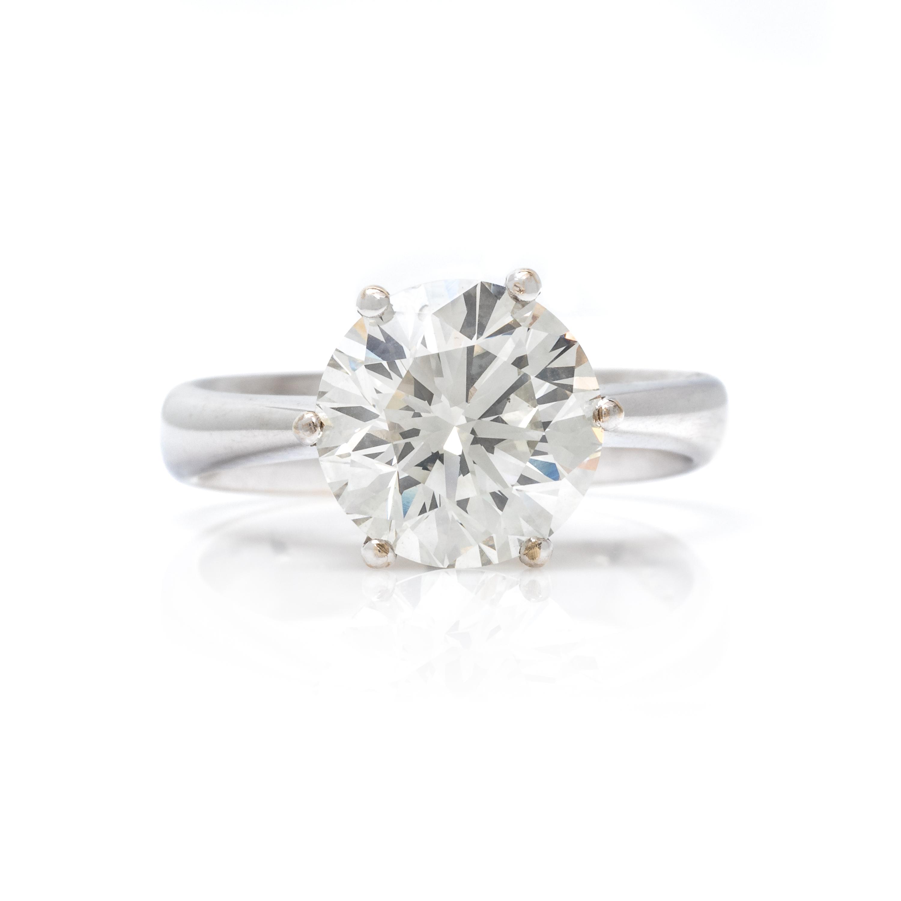 DIAMOND RING
