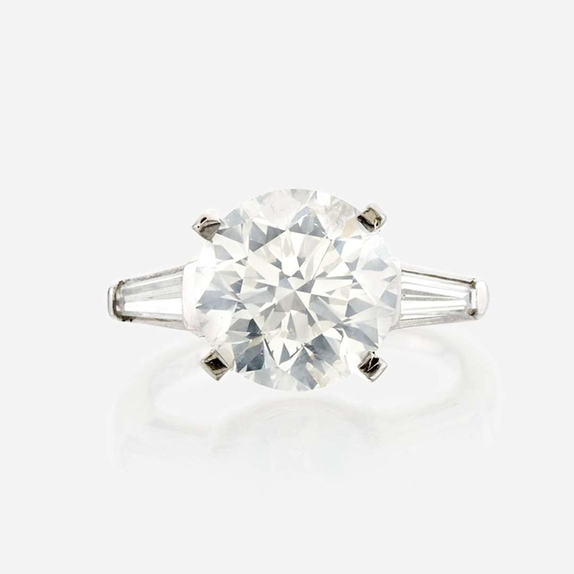 A diamond solitaire