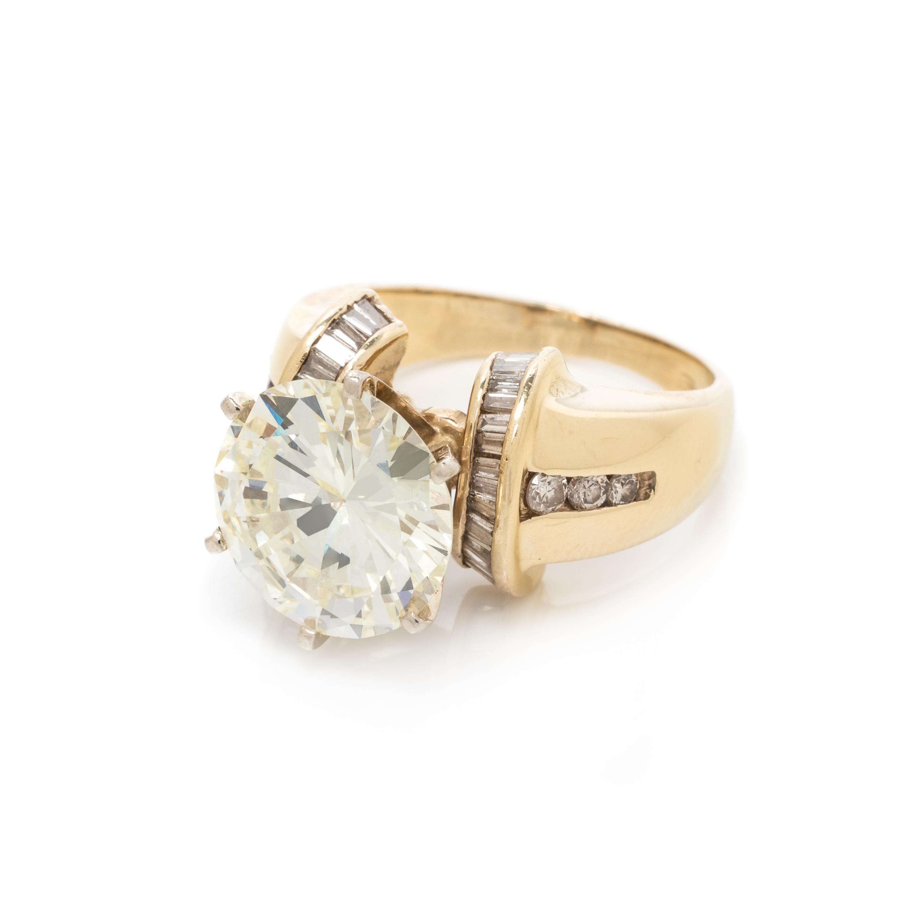 DIAMOND RING
