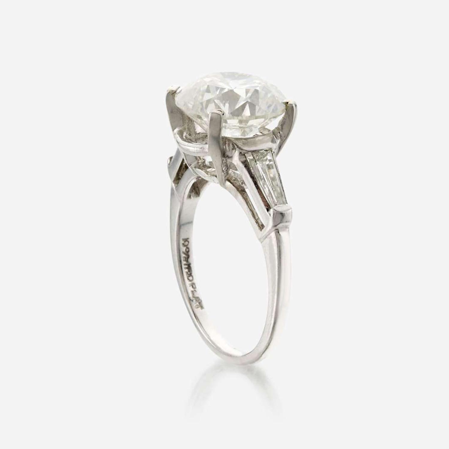 A diamond solitaire