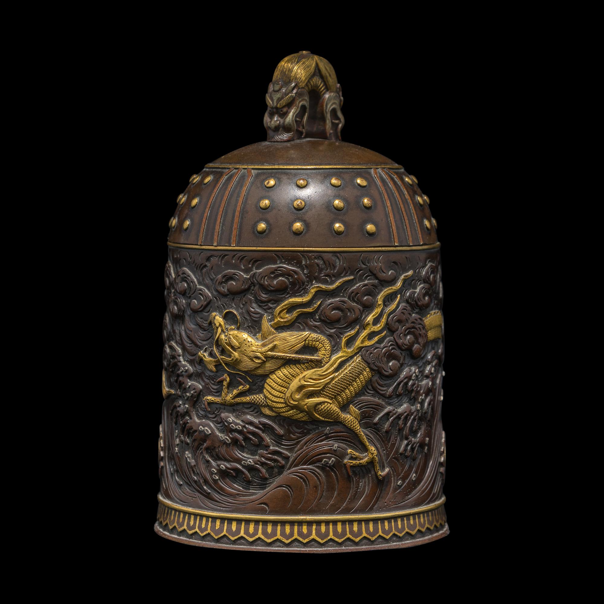 Inoue of Kyoto, A Japanese Parcel Gilt and Patinated Bronze Bell-Form Covered Jar, Meiji Period — 日本明治時期 京都井上製龍紋鐘式蓋盒