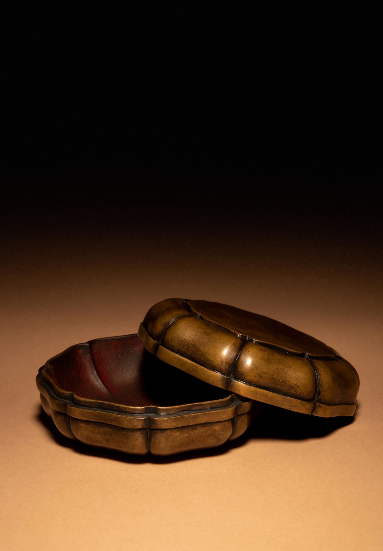 A Bronze Flori-Form Covered Box