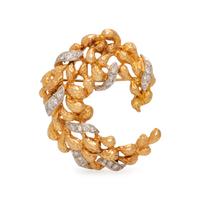 YELLOW GOLD AND DIAMOND BROOCH