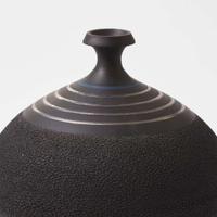 A Wedgwood Frank Brookes Black Basalt Studio Pottery Vase UK, 1980