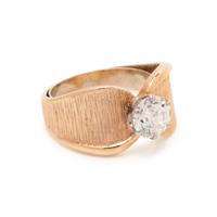 YELLOW GOLD AND DIAMOND RING
