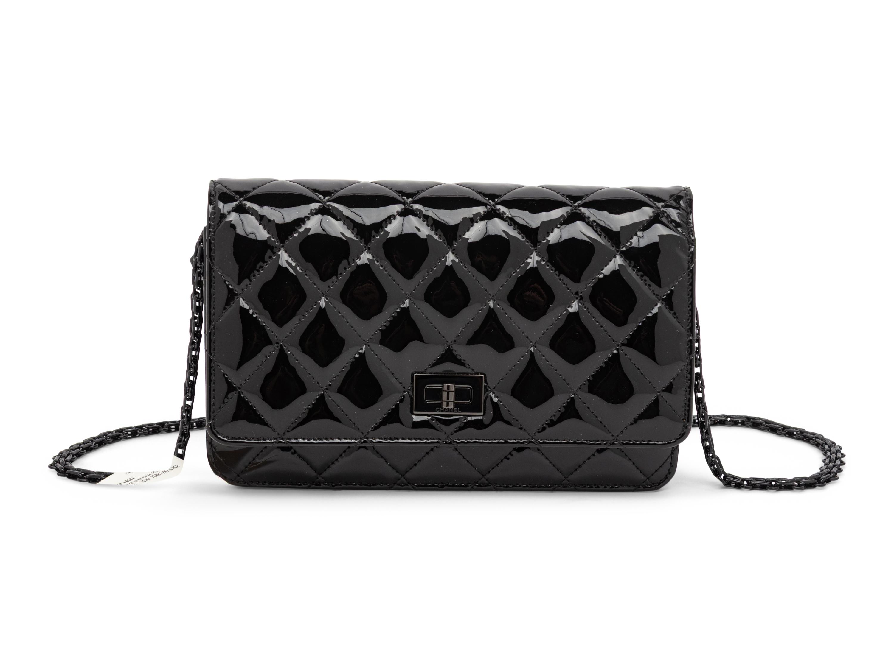 CHANEL, 2.55 PATENT WALLET-ON-CHAIN